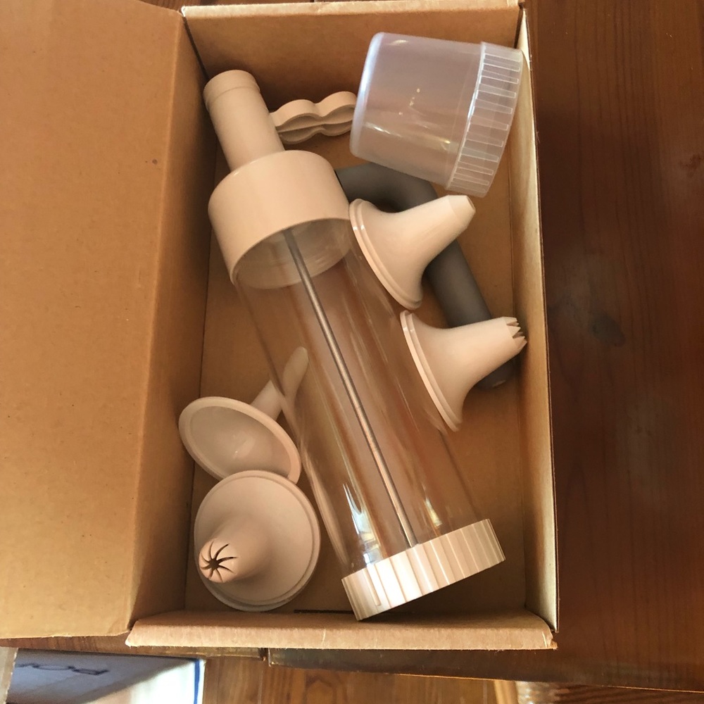 Pampered Chef Easy Accent Decorator